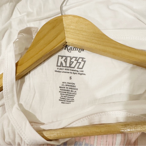 NEW Recycled Karma KISS The Hottest Show on Earth Cold Shoulder Tee - Picture 5 of 9